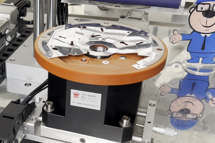 自動貼導(dǎo)電布機廠家：如何提升天線圓盤生產(chǎn)效率200%？