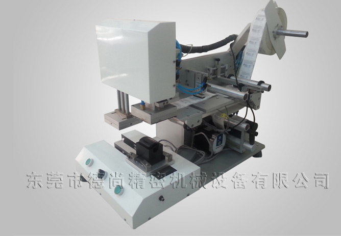 高精度半自動平面貼標(biāo)機（雙頭）DS-324.jpg